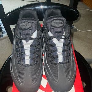 Nike Air Max 95 Essential